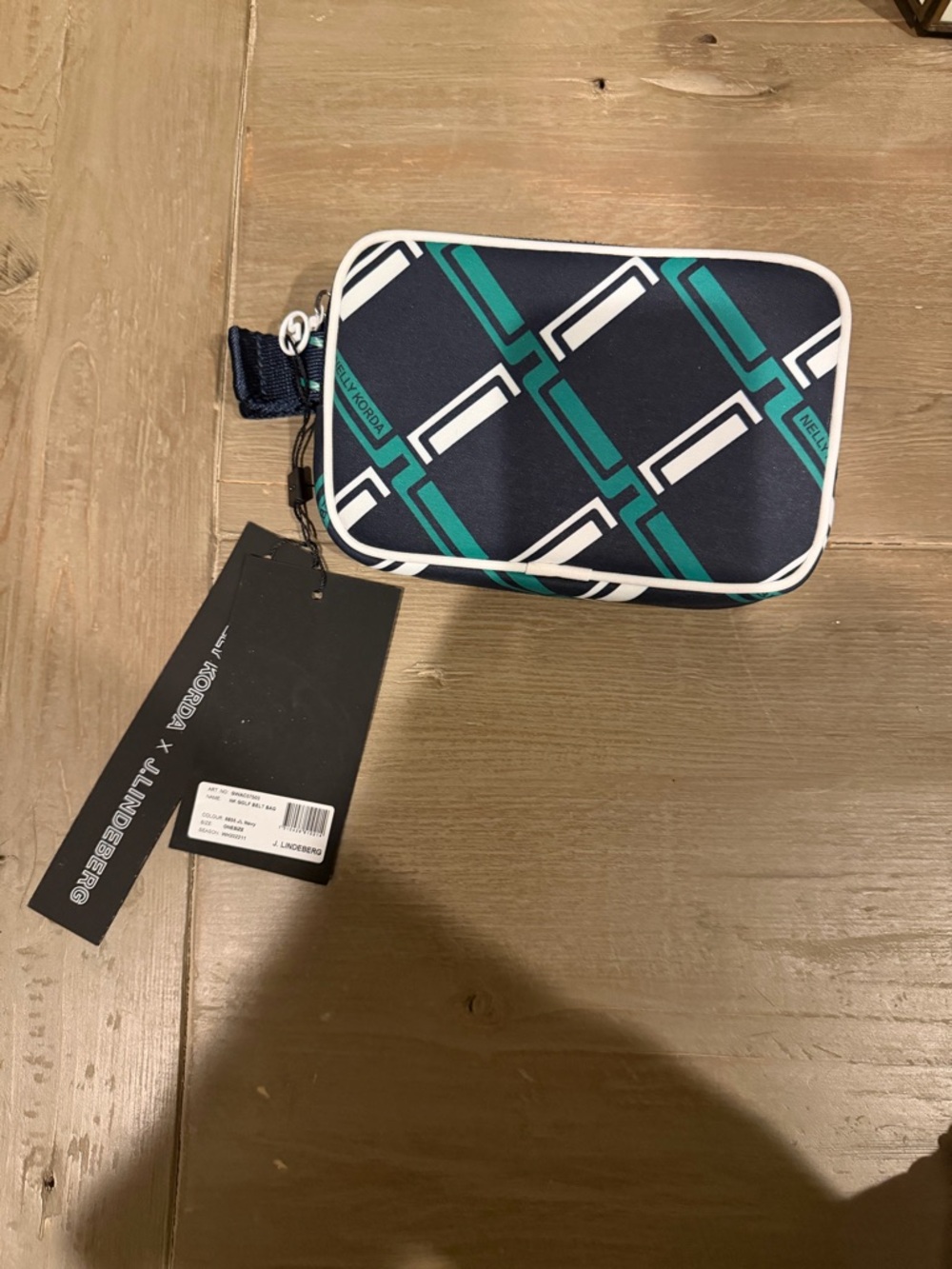 J. Lindeberg Women's Green Blue X
Nelly Korda Logo-print Belt Bag - Picture 4 of 5